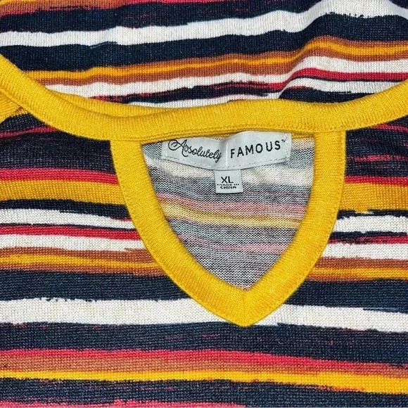 Absolutely Famous lightweight v neck with detail sweater cool colorway - Picture 5 of 9